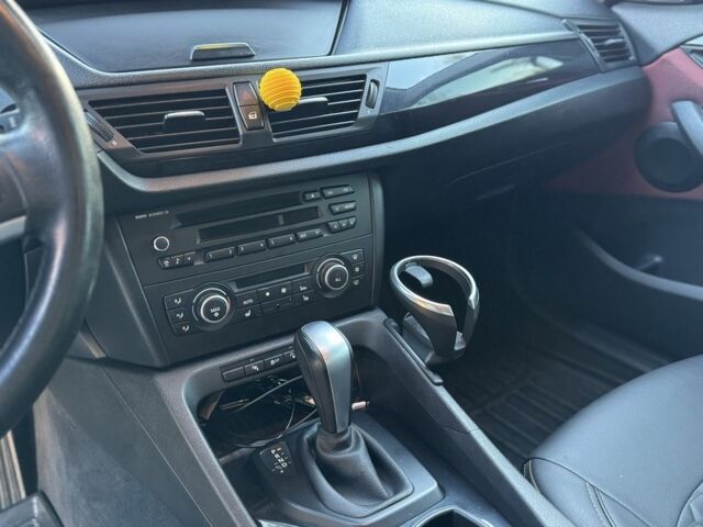 Чорний БМВ Х1, об'ємом двигуна 2 л та пробігом 183 тис. км за 13800 $, фото 12 на Automoto.ua