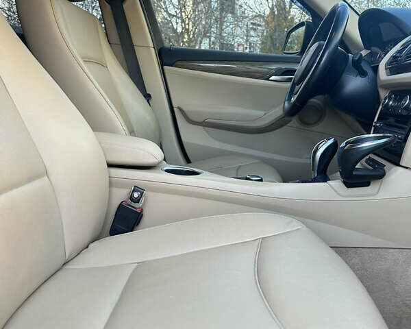 Чорний БМВ Х1, об'ємом двигуна 2 л та пробігом 177 тис. км за 10900 $, фото 38 на Automoto.ua