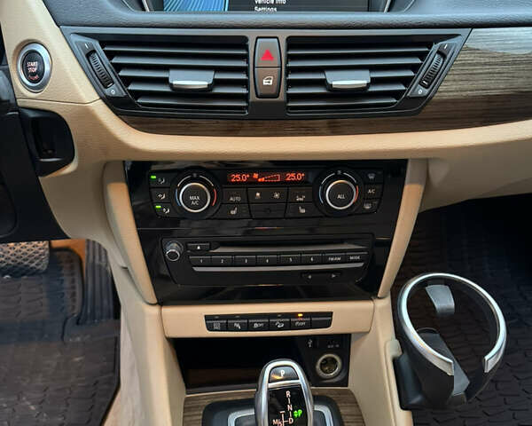 Чорний БМВ Х1, об'ємом двигуна 2 л та пробігом 155 тис. км за 13100 $, фото 31 на Automoto.ua