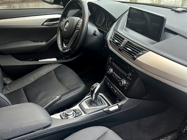 Чорний БМВ Х1, об'ємом двигуна 2 л та пробігом 135 тис. км за 11000 $, фото 6 на Automoto.ua