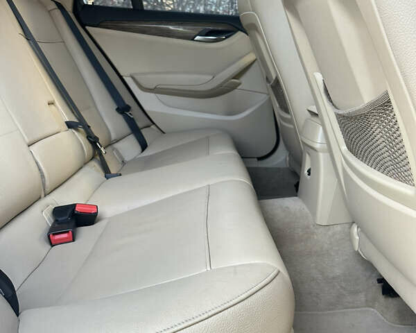 Чорний БМВ Х1, об'ємом двигуна 2 л та пробігом 177 тис. км за 10900 $, фото 41 на Automoto.ua