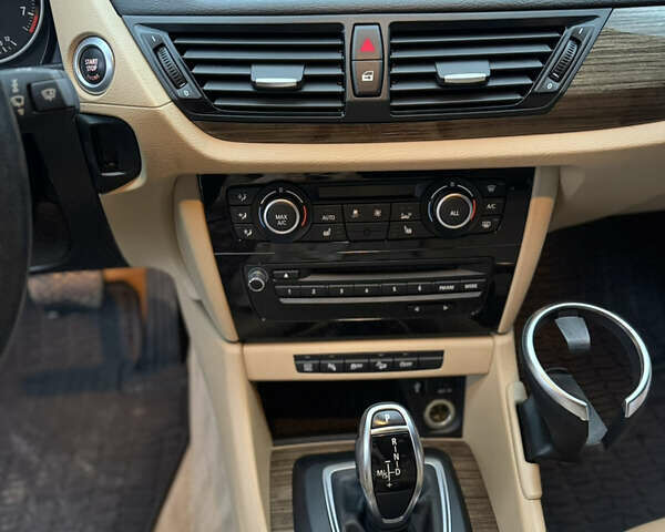 Чорний БМВ Х1, об'ємом двигуна 2 л та пробігом 155 тис. км за 13100 $, фото 26 на Automoto.ua