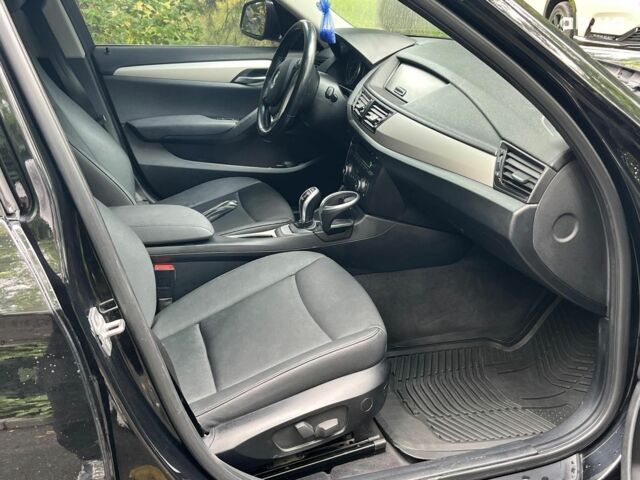 Чорний БМВ Х1, об'ємом двигуна 2 л та пробігом 345 тис. км за 11490 $, фото 17 на Automoto.ua