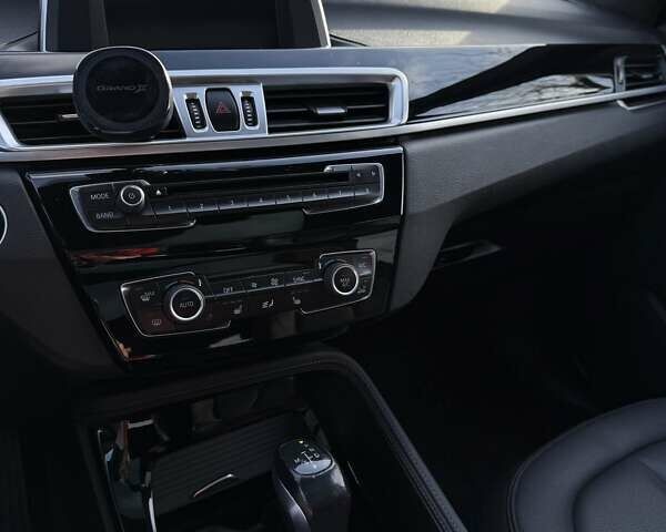 Чорний БМВ Х1, об'ємом двигуна 2 л та пробігом 174 тис. км за 16500 $, фото 6 на Automoto.ua