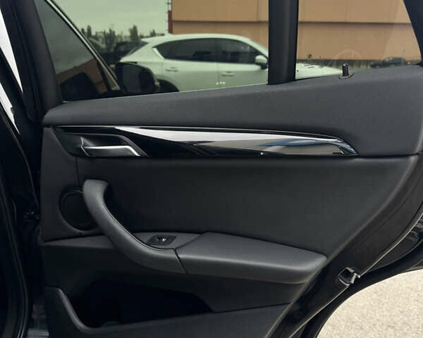 Чорний БМВ Х1, об'ємом двигуна 2 л та пробігом 104 тис. км за 15800 $, фото 34 на Automoto.ua