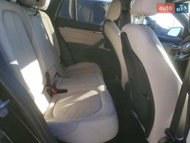 Чорний БМВ Х1, об'ємом двигуна 0 л та пробігом 152 тис. км за 12500 $, фото 8 на Automoto.ua