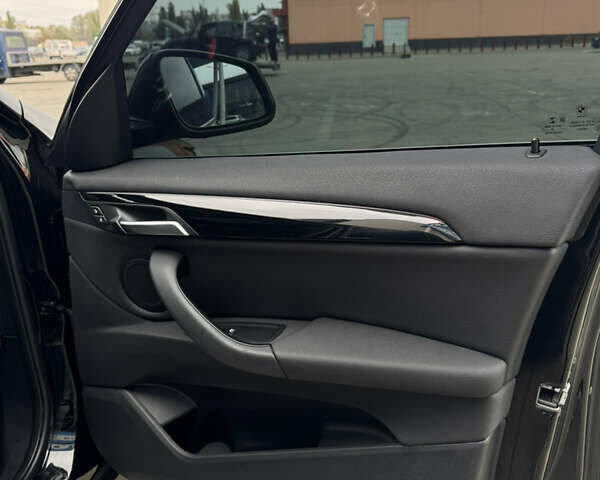 Чорний БМВ Х1, об'ємом двигуна 2 л та пробігом 104 тис. км за 15800 $, фото 38 на Automoto.ua