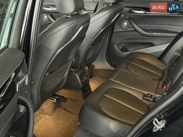 Чорний БМВ Х1, об'ємом двигуна 2 л та пробігом 107 тис. км за 20290 $, фото 21 на Automoto.ua