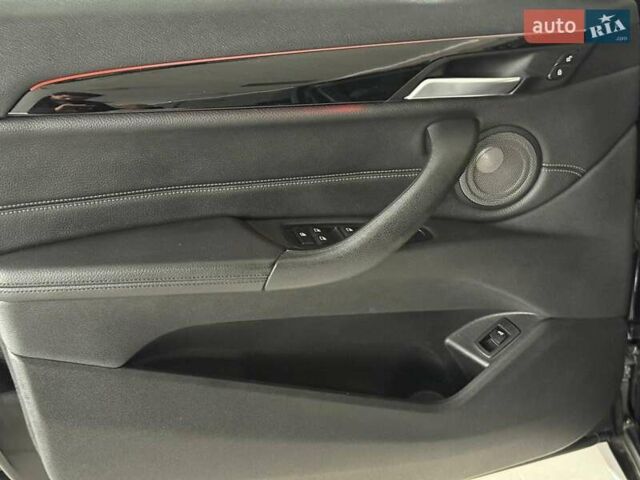 Чорний БМВ Х1, об'ємом двигуна 2 л та пробігом 107 тис. км за 20290 $, фото 20 на Automoto.ua