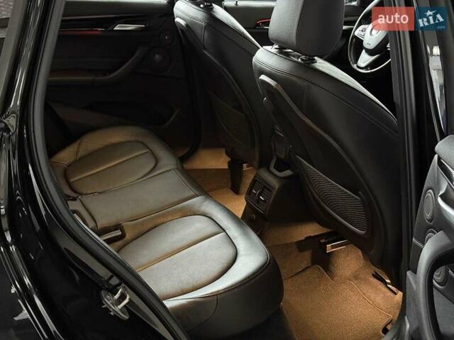 Чорний БМВ Х1, об'ємом двигуна 2 л та пробігом 107 тис. км за 20290 $, фото 23 на Automoto.ua