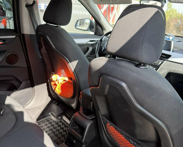 Чорний БМВ Х1, об'ємом двигуна 2 л та пробігом 244 тис. км за 22000 $, фото 11 на Automoto.ua