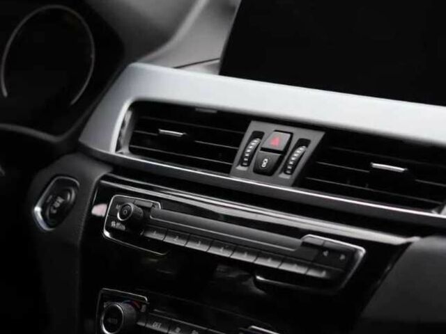 БМВ Х1 2018 в Тернополе на Automoto.ua Черный БМВ Х1, объемом двигателя 2 л и пробегом 128 тыс. км за 24999 $, фото 13 на Automoto.ua