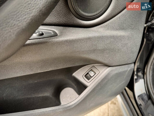 Чорний БМВ Х1, об'ємом двигуна 2 л та пробігом 169 тис. км за 18500 $, фото 31 на Automoto.ua