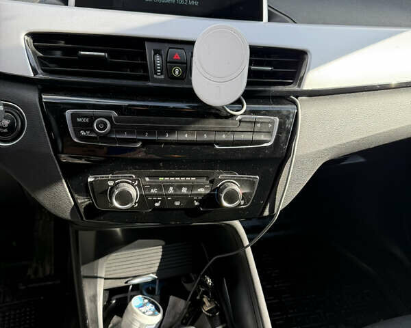 Чорний БМВ Х1, об'ємом двигуна 2 л та пробігом 244 тис. км за 22000 $, фото 6 на Automoto.ua