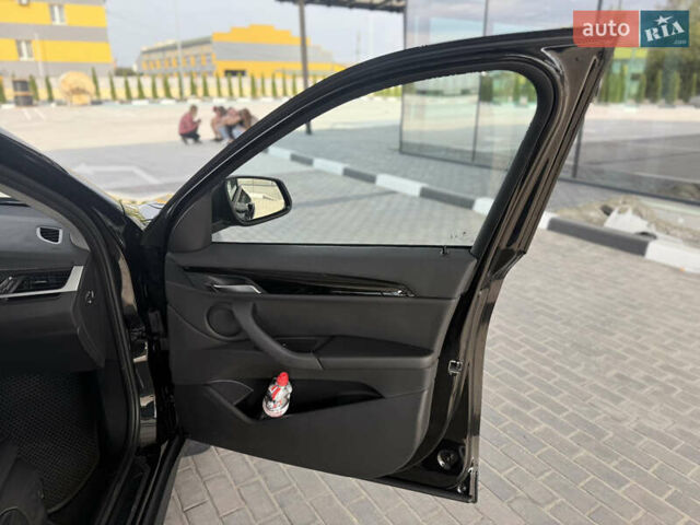 Черный БМВ Х1, объемом двигателя 1.5 л и пробегом 50 тыс. км за 27999 $, фото 38 на Automoto.ua