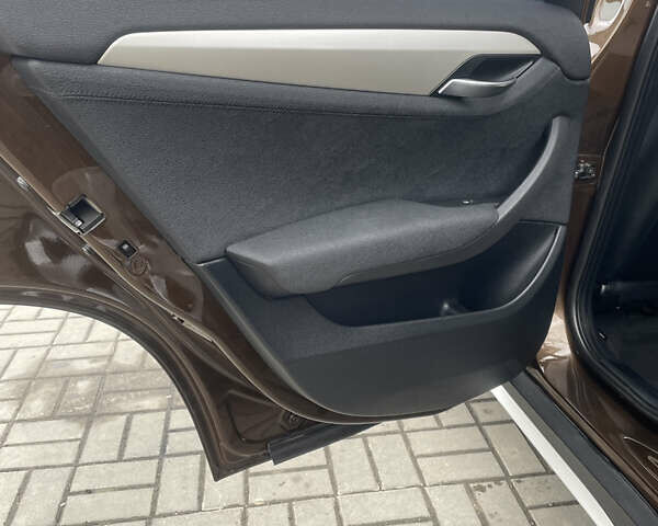 Коричневий БМВ Х1, об'ємом двигуна 2 л та пробігом 187 тис. км за 11444 $, фото 30 на Automoto.ua