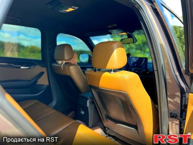 Коричневий БМВ Х1, об'ємом двигуна 2 л та пробігом 360 тис. км за 11500 $, фото 6 на Automoto.ua