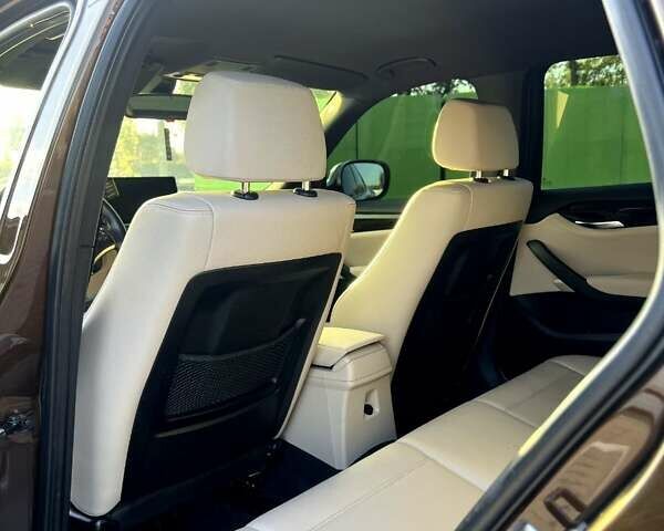 Коричневый БМВ Х1, объемом двигателя 3 л и пробегом 157 тыс. км за 9900 $, фото 13 на Automoto.ua