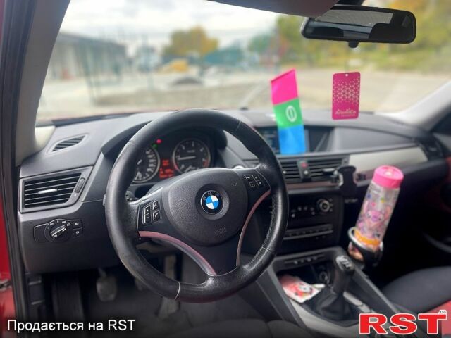 Красный БМВ Х1, объемом двигателя 2 л и пробегом 400 тыс. км за 12000 $, фото 6 на Automoto.ua