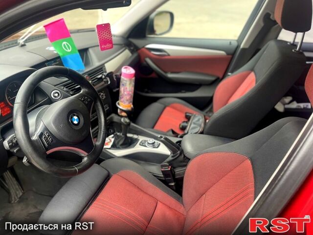 Красный БМВ Х1, объемом двигателя 2 л и пробегом 400 тыс. км за 12000 $, фото 7 на Automoto.ua