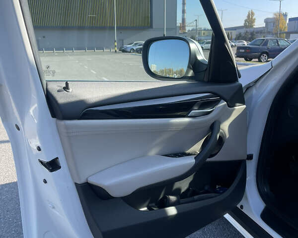 БМВ Х1, объемом двигателя 2 л и пробегом 142 тыс. км за 15000 $, фото 13 на Automoto.ua