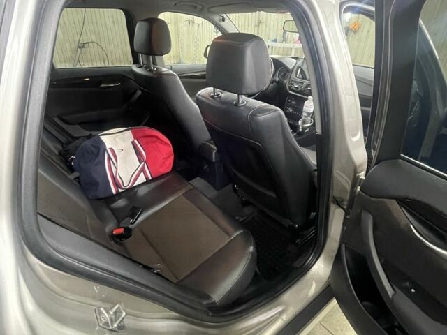 Серый БМВ Х1, объемом двигателя 2 л и пробегом 170 тыс. км за 14000 $, фото 4 на Automoto.ua