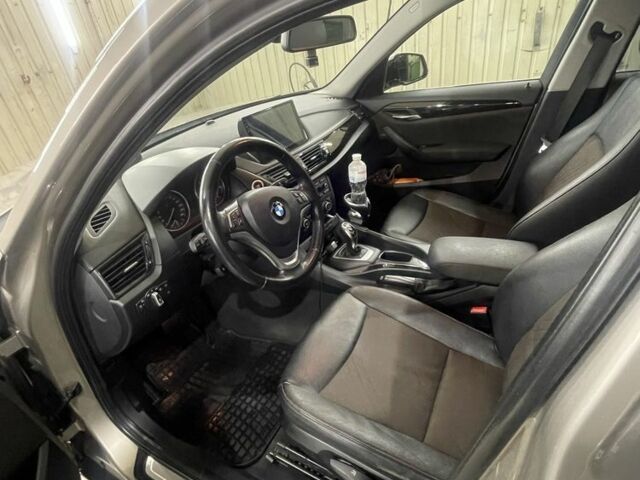 Серый БМВ Х1, объемом двигателя 2 л и пробегом 170 тыс. км за 14000 $, фото 3 на Automoto.ua