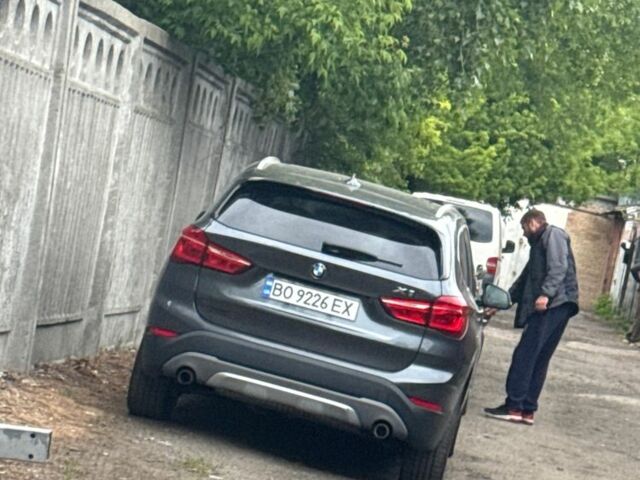 Серый БМВ Х1, объемом двигателя 2 л и пробегом 220 тыс. км за 16000 $, фото 2 на Automoto.ua