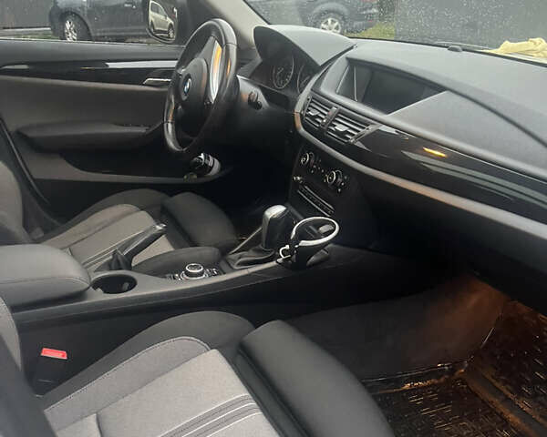 Серый БМВ Х1, объемом двигателя 2 л и пробегом 249 тыс. км за 13200 $, фото 12 на Automoto.ua