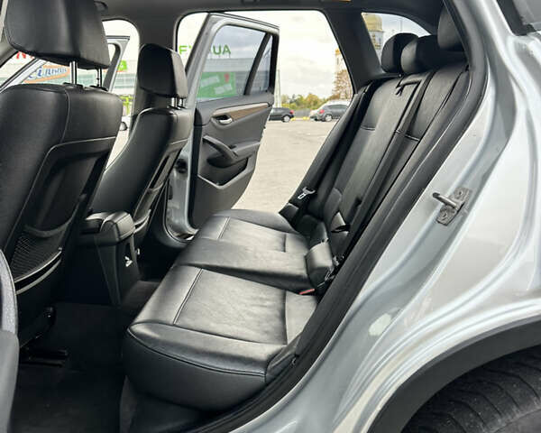 Серый БМВ Х1, объемом двигателя 2 л и пробегом 195 тыс. км за 9999 $, фото 3 на Automoto.ua