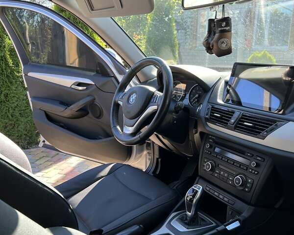 Серый БМВ Х1, объемом двигателя 2 л и пробегом 243 тыс. км за 12000 $, фото 8 на Automoto.ua