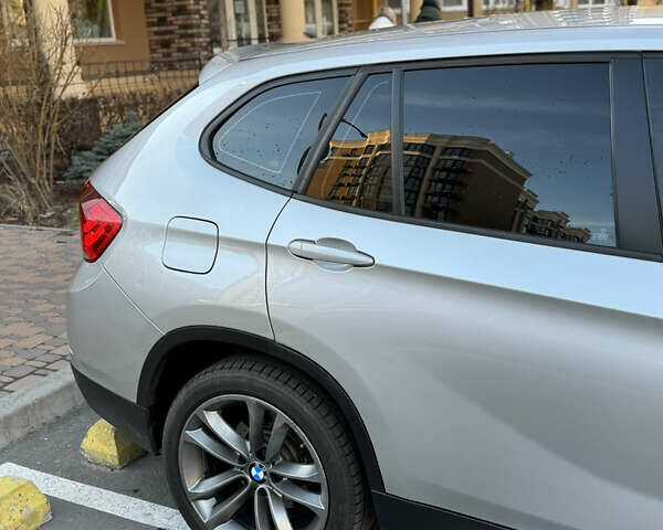 Серый БМВ Х1, объемом двигателя 2 л и пробегом 210 тыс. км за 11000 $, фото 3 на Automoto.ua