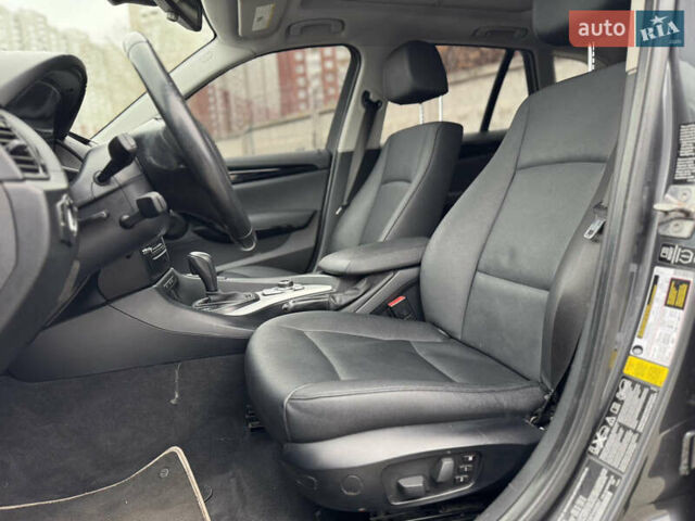 Серый БМВ Х1, объемом двигателя 2.98 л и пробегом 249 тыс. км за 12400 $, фото 16 на Automoto.ua
