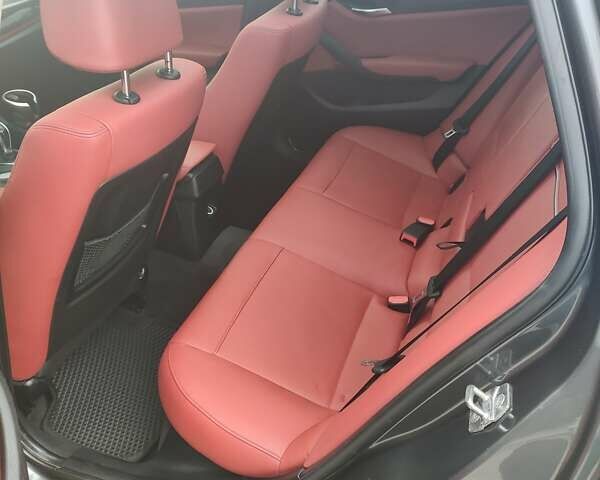 Сірий БМВ Х1, об'ємом двигуна 2 л та пробігом 143 тис. км за 13300 $, фото 22 на Automoto.ua