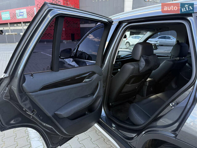 Серый БМВ Х1, объемом двигателя 2 л и пробегом 268 тыс. км за 14400 $, фото 18 на Automoto.ua