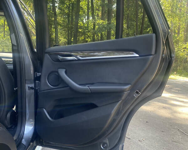 Сірий БМВ Х1, об'ємом двигуна 2 л та пробігом 177 тис. км за 18499 $, фото 13 на Automoto.ua