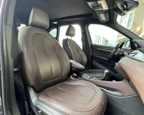 Сірий БМВ Х1, об'ємом двигуна 2 л та пробігом 164 тис. км за 16500 $, фото 27 на Automoto.ua
