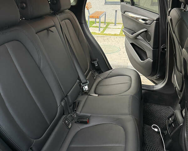 Серый БМВ Х1, объемом двигателя 2 л и пробегом 265 тыс. км за 16800 $, фото 7 на Automoto.ua