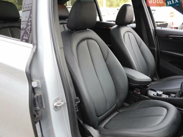 Сірий БМВ Х1, об'ємом двигуна 2 л та пробігом 90 тис. км за 19300 $, фото 11 на Automoto.ua