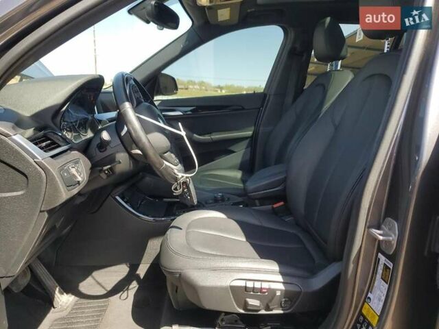 Серый БМВ Х1, объемом двигателя 2 л и пробегом 100 тыс. км за 3000 $, фото 6 на Automoto.ua