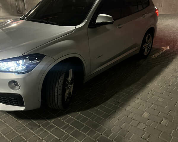 Сірий БМВ Х1, об'ємом двигуна 2 л та пробігом 110 тис. км за 20500 $, фото 1 на Automoto.ua
