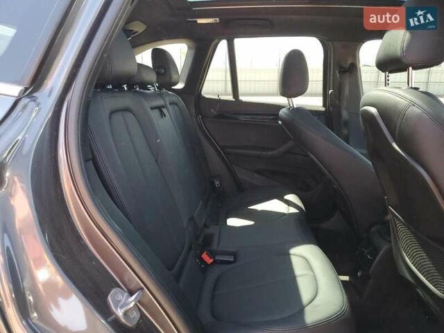 Серый БМВ Х1, объемом двигателя 2 л и пробегом 100 тыс. км за 3000 $, фото 9 на Automoto.ua