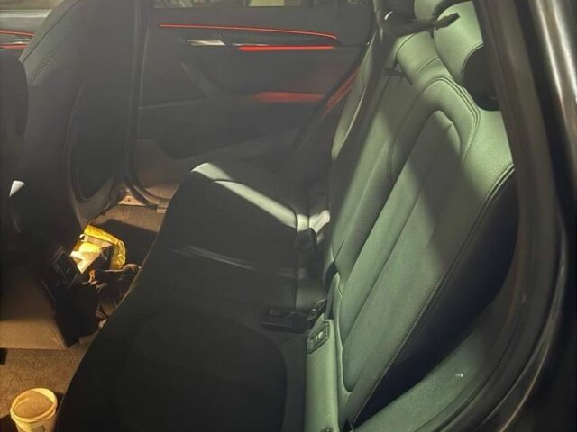 Серый БМВ Х1, объемом двигателя 0 л и пробегом 50 тыс. км за 10000 $, фото 4 на Automoto.ua