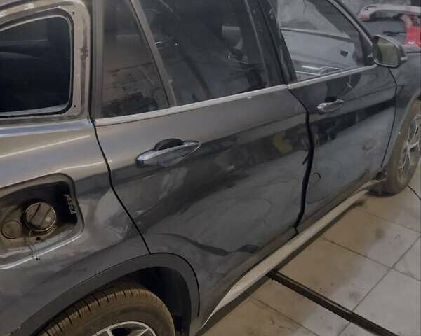 Серый БМВ Х1, объемом двигателя 2 л и пробегом 93 тыс. км за 11000 $, фото 6 на Automoto.ua