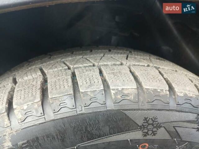 Сірий БМВ Х1, об'ємом двигуна 2 л та пробігом 189 тис. км за 16500 $, фото 25 на Automoto.ua