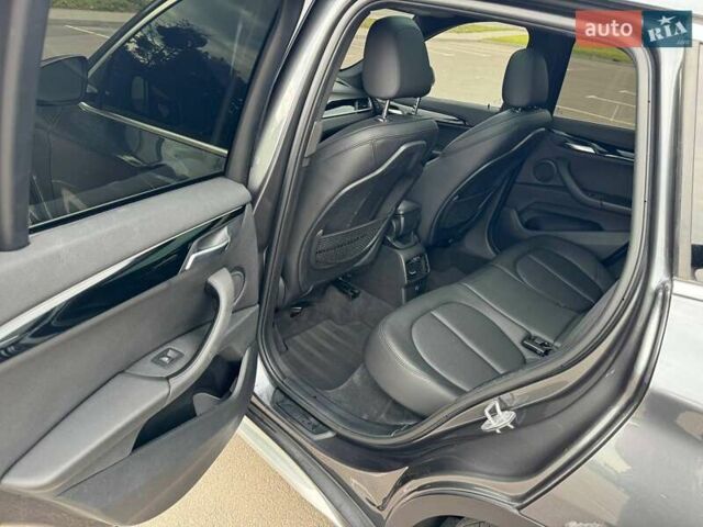 Сірий БМВ Х1, об'ємом двигуна 2 л та пробігом 138 тис. км за 17950 $, фото 29 на Automoto.ua