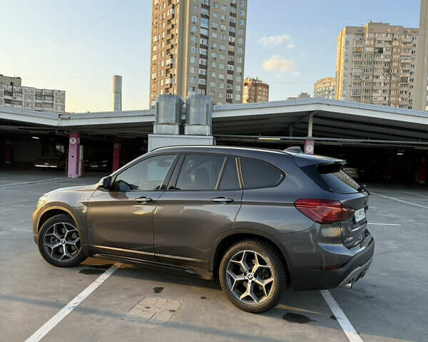 Серый БМВ Х1, объемом двигателя 2 л и пробегом 52 тыс. км за 28000 $, фото 3 на Automoto.ua