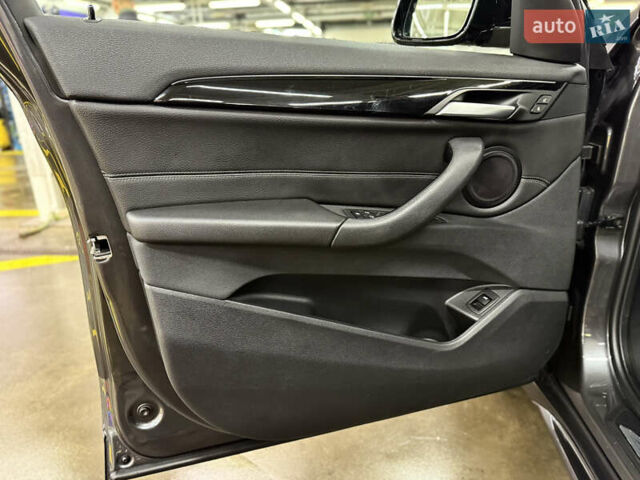 Сірий БМВ Х1, об'ємом двигуна 2 л та пробігом 53 тис. км за 29999 $, фото 46 на Automoto.ua