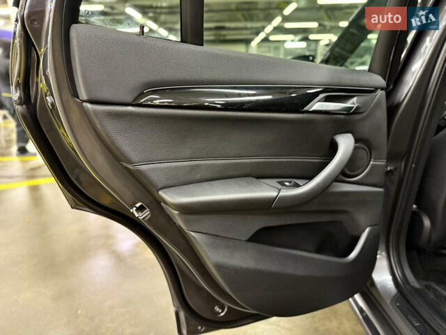 Сірий БМВ Х1, об'ємом двигуна 2 л та пробігом 53 тис. км за 29999 $, фото 49 на Automoto.ua