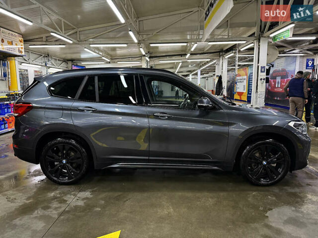 Сірий БМВ Х1, об'ємом двигуна 2 л та пробігом 53 тис. км за 29999 $, фото 2 на Automoto.ua
